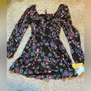 Cute floral dress!